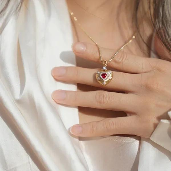 Luxury Fashion Red Zircon Heart Shaped Pendant Necklace for Women 2023 New Exquisite Jewelry Necklace Accessories Wholesale Gift - Image 7